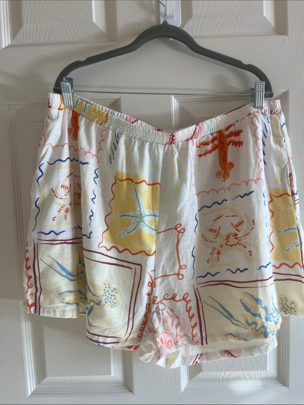 Princess Polly Cream Beach Print Lined Linen Shorts with Multicolor Accents - Picture 3 of 6